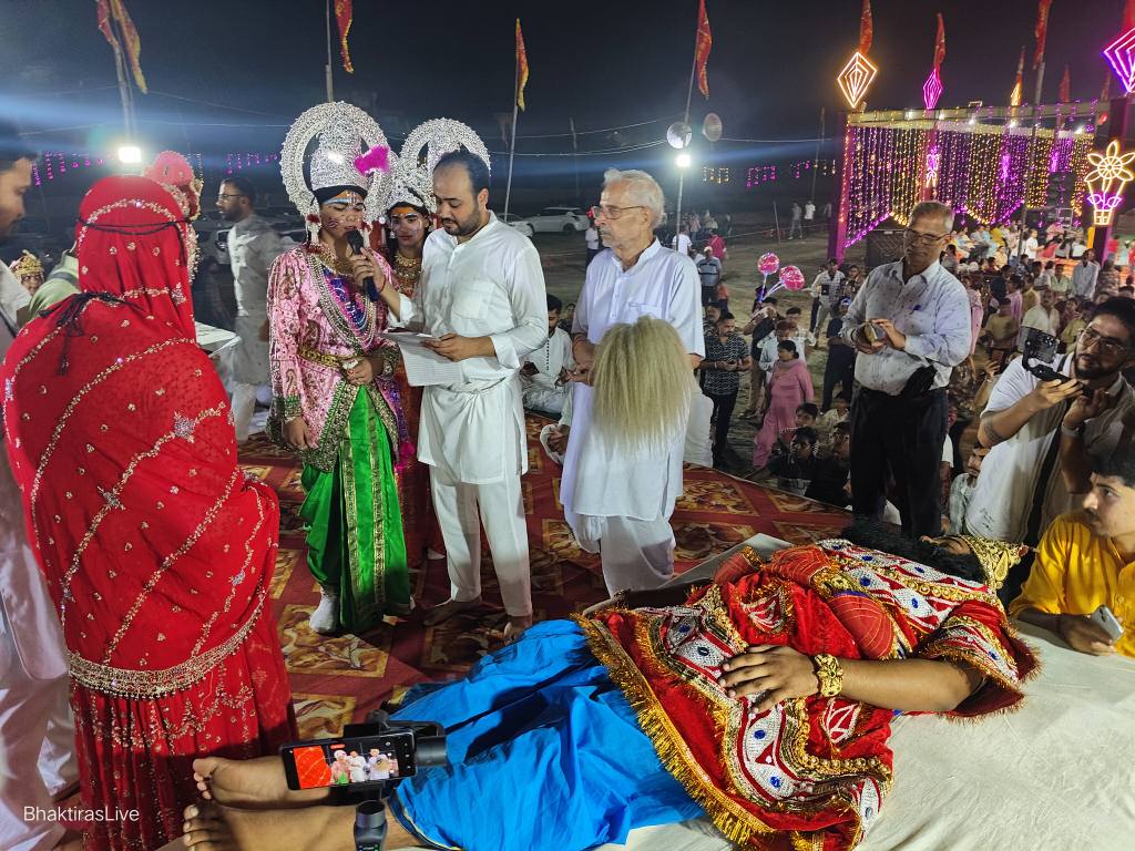Dasharatha orders exile to Lord Ram and Rajpat to Bharat in Hoshiarpur Ramlila.